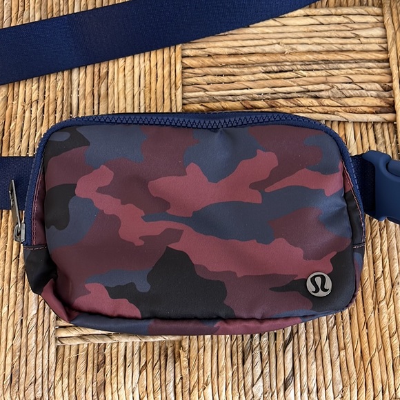 Lululemon Bag - Picture 2 of 4